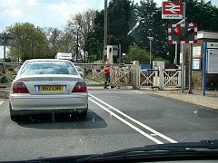 2299_Manually_operated_RR_crossing_gates