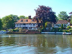 3629_Houses_on_the_river