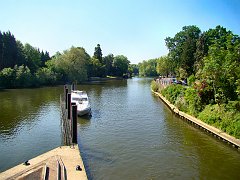3815_Looking_downriver_from_Boulter_Lock