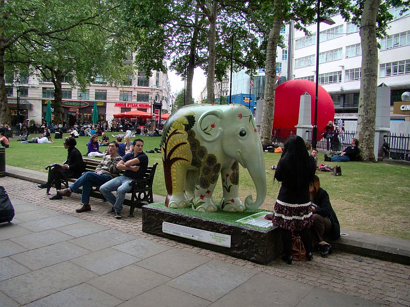 4018_Elephant_at_Leicester_Square.JPG