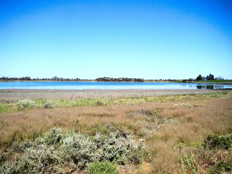 5392_Round_Lake.JPG