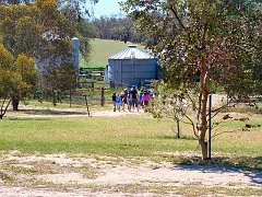 5723_Kids_touring_the_farmyard