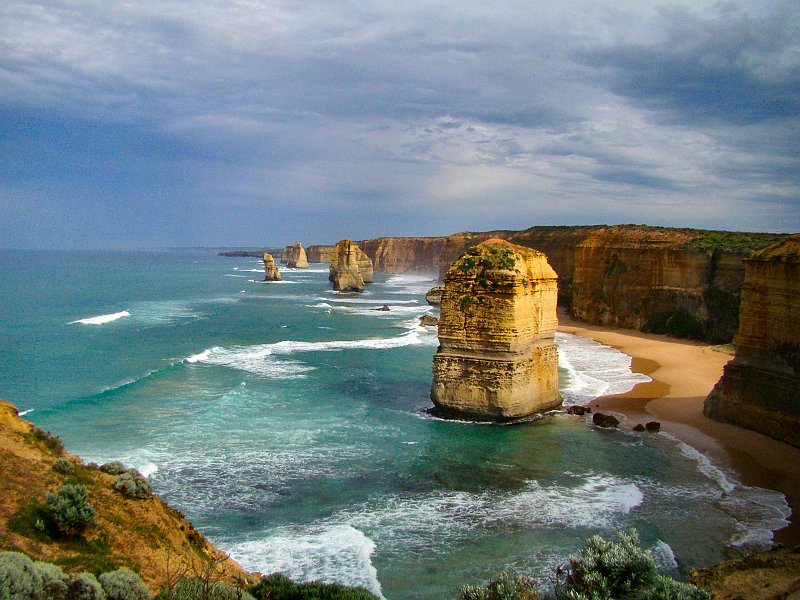 6705_Interesting_light_on_the_Apostles.JPG