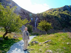 2514_Richard_and_waterfall