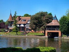 3634_Large_house_with_boathouse