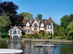 3636_Large_house_and_boathouse